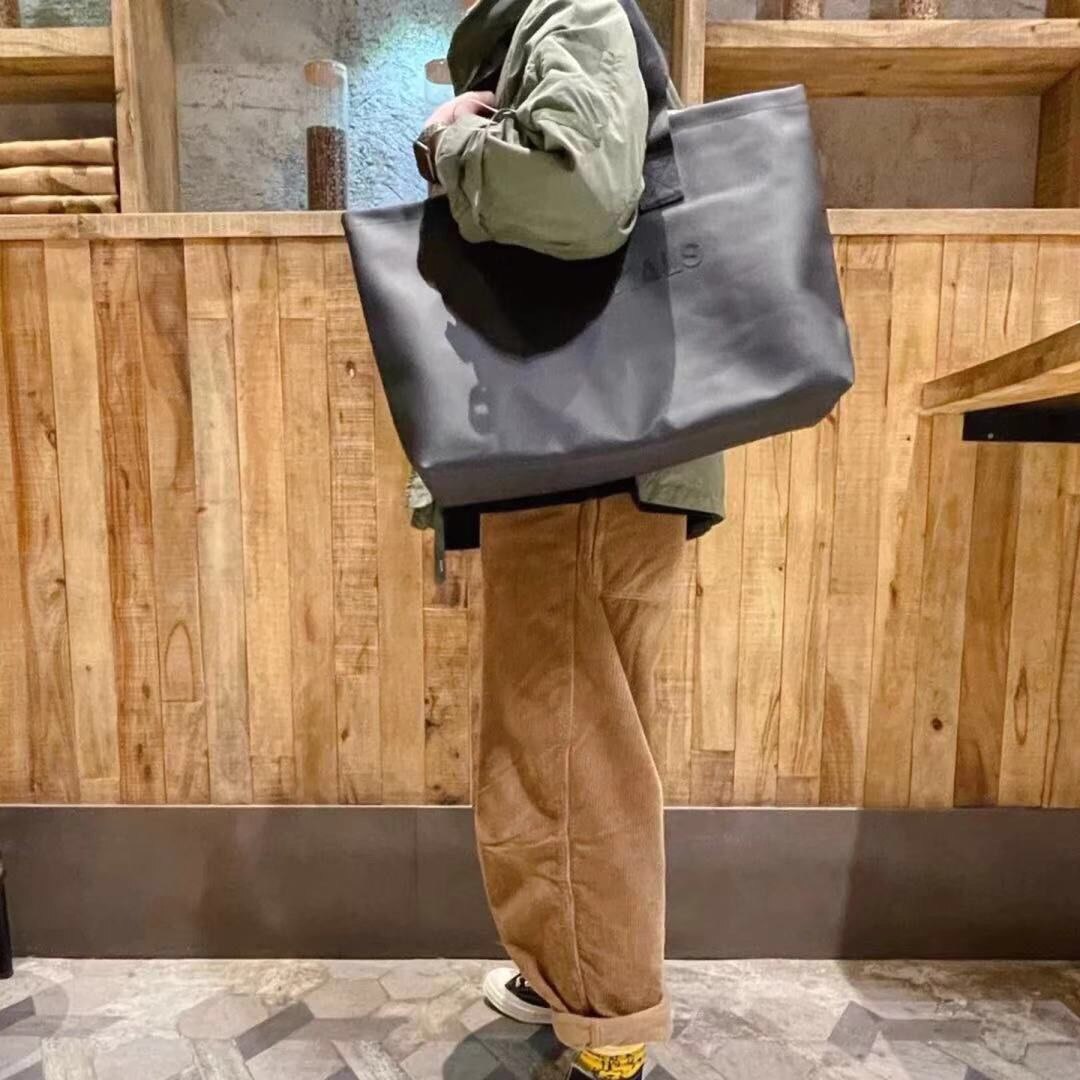 Essentials High Quality Large Capacity Shopping Bags For Women Tote Bags PU Leather Female Shoulder bag Retro Mens Handbags
